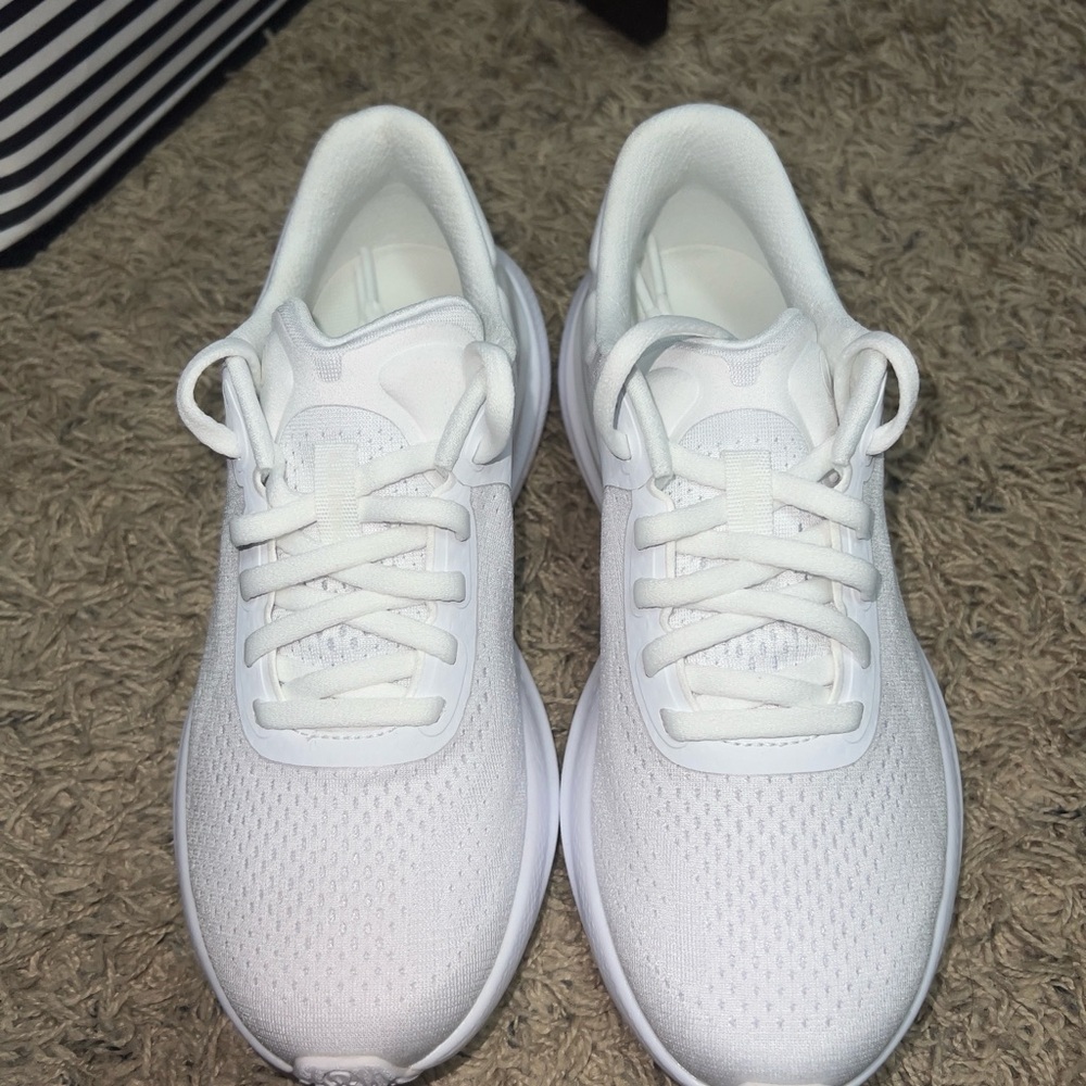 Lululemon Women’s Beyondfeel Running Shoe